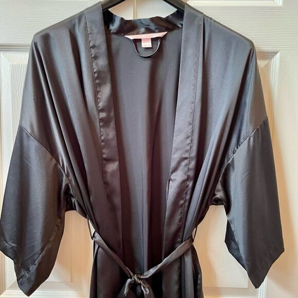VINTAGE BLACK SATIN VICTORIA’s SECRET ROBE SIZE OS EVC - Picture 2 of 4